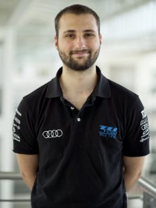 Groß (LLS02038_Joël_Marth)