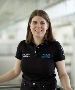 Groß (LLS02049 Flora Toth)