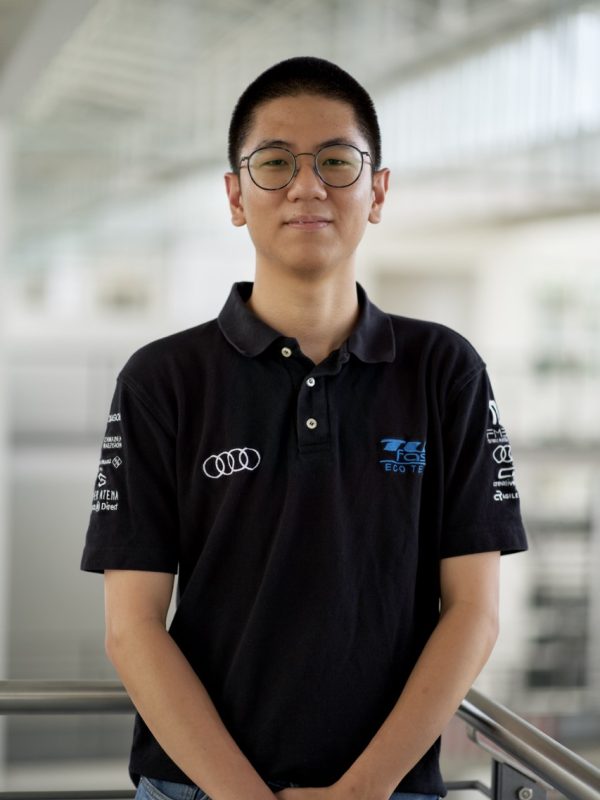 Groß (LLS02060_Wei_Lun_Ang)