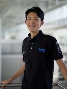 Groß (LLS02199 - Louis Shen)